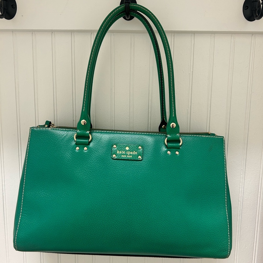 💚☀️Kate Spade Vibrant Green Shoulder Bag